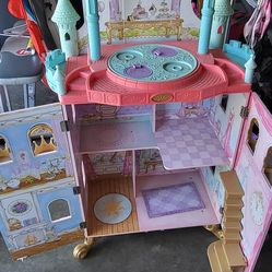 Barbie /  dollhouse kidskraft