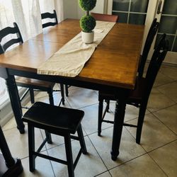 Dinner Table 