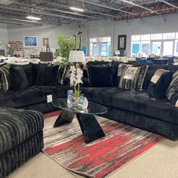 black sofa loveseat🖤⭐️ $2,499