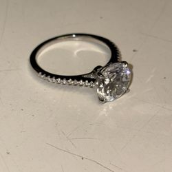Women’s Engagement Ring