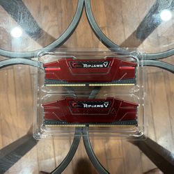 G.SKILL RipJaws (V Series) DDR4 2400 MHz (2x8 GB)