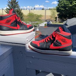 Nike Air Jordan 1 Mid