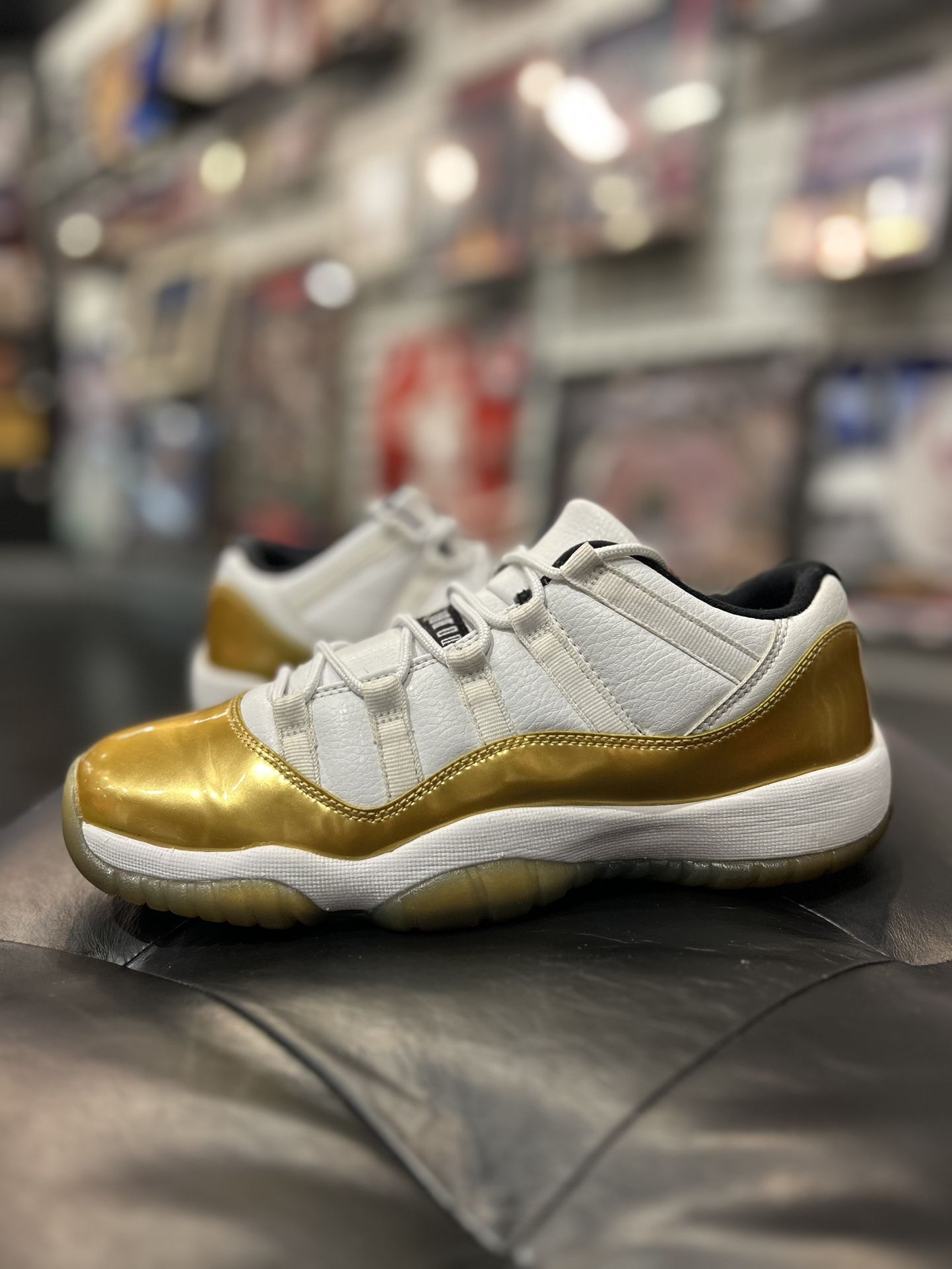 Air Jordan 11 Low Closing Ceremony size 7y Gradeschool shoes