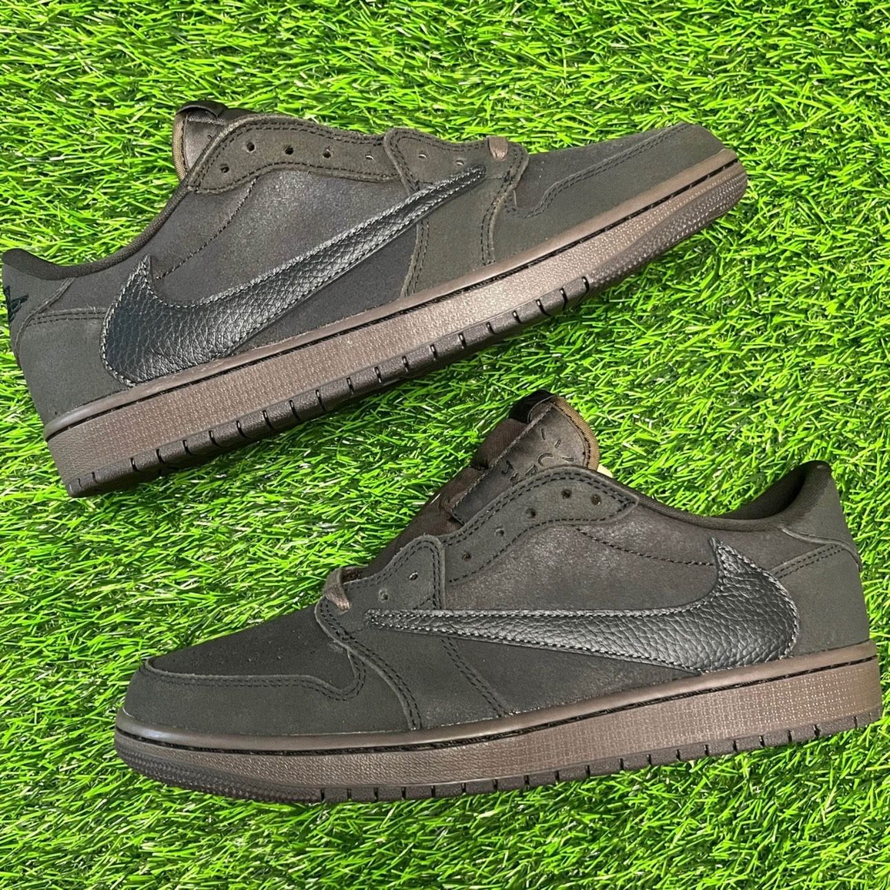 Jordan 1 Retro Low OG SP Travis Scott Velvet Brown