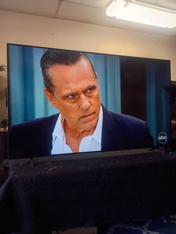86 inch LG 4k smart UR8000 series UHD #86UR8000AUA beautiful tv comes with remote control shows great quality clear picture works perfect guaranteed