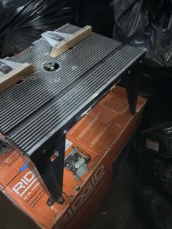 Router with table