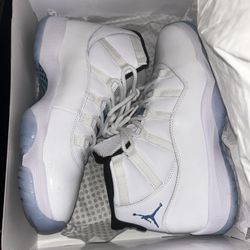 AIR JORDAN 11 RETROS (white legend Blue)