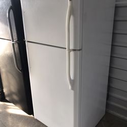 Kenmore Refrigerator 30” Wide -29”1.2 - 65” Told