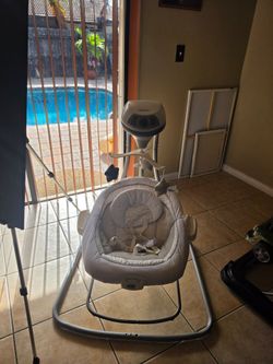 Baby swing chair