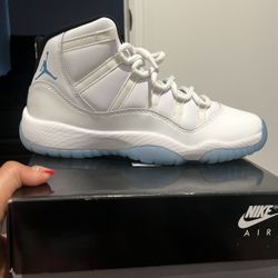 Jordan 11 Columbia