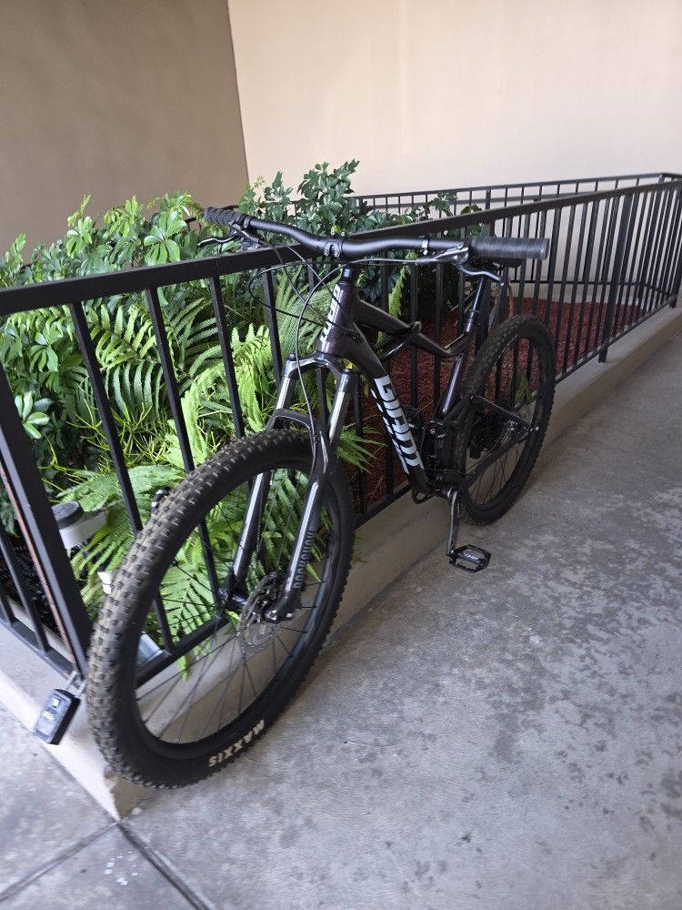 2022 GIANT STANCE 2