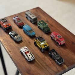 10 Hot wheels Cars 