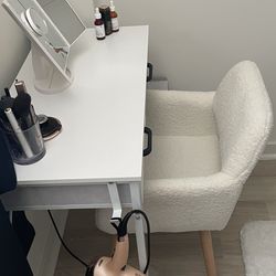 MODERN OFFICE COMPUTER DESK OR MAKE UP DESK +CHAIR