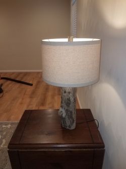 LIKE NEW! LAMP