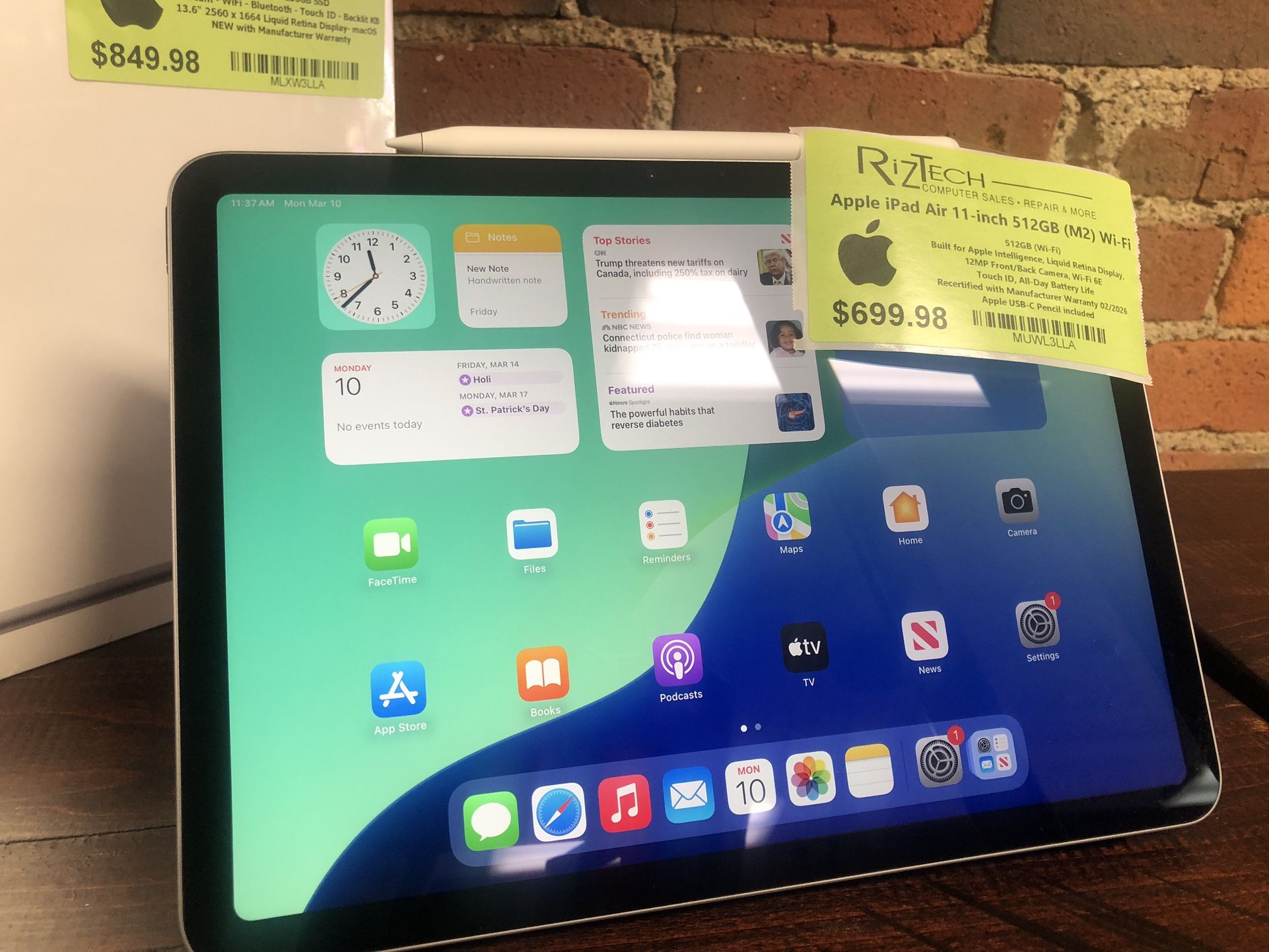 Apple iPad Air 11” (M2) Wi-Fi - 512GB | $699.98