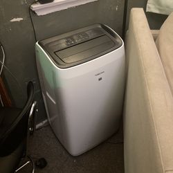 Almost new Powerful AC Unit / Heater / Fan . AC Air Conditioning 