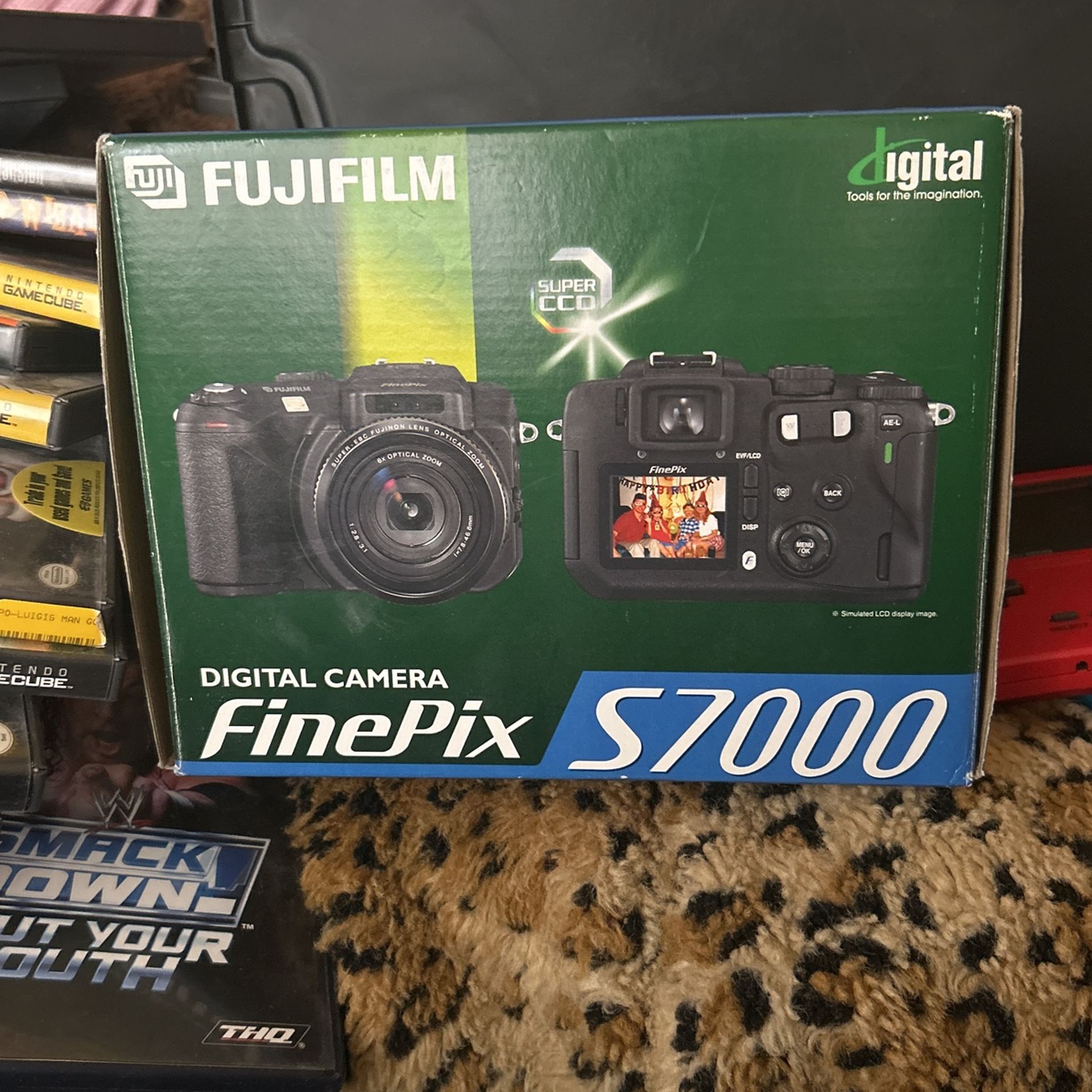 FUJIFILM FinePix S7000