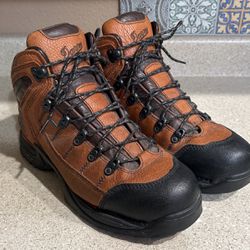 Danner Size 11D Men’s 5.5 Inch Brown Soft Toe Boots Gore-Tex.