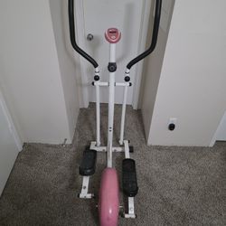 Compact Elliptical Exercise Machine – Good Condition