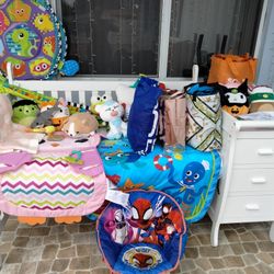 Regalo Cuna Al Que Compre 159 Ropa De 0 A 5 años ..29 Juguetes 