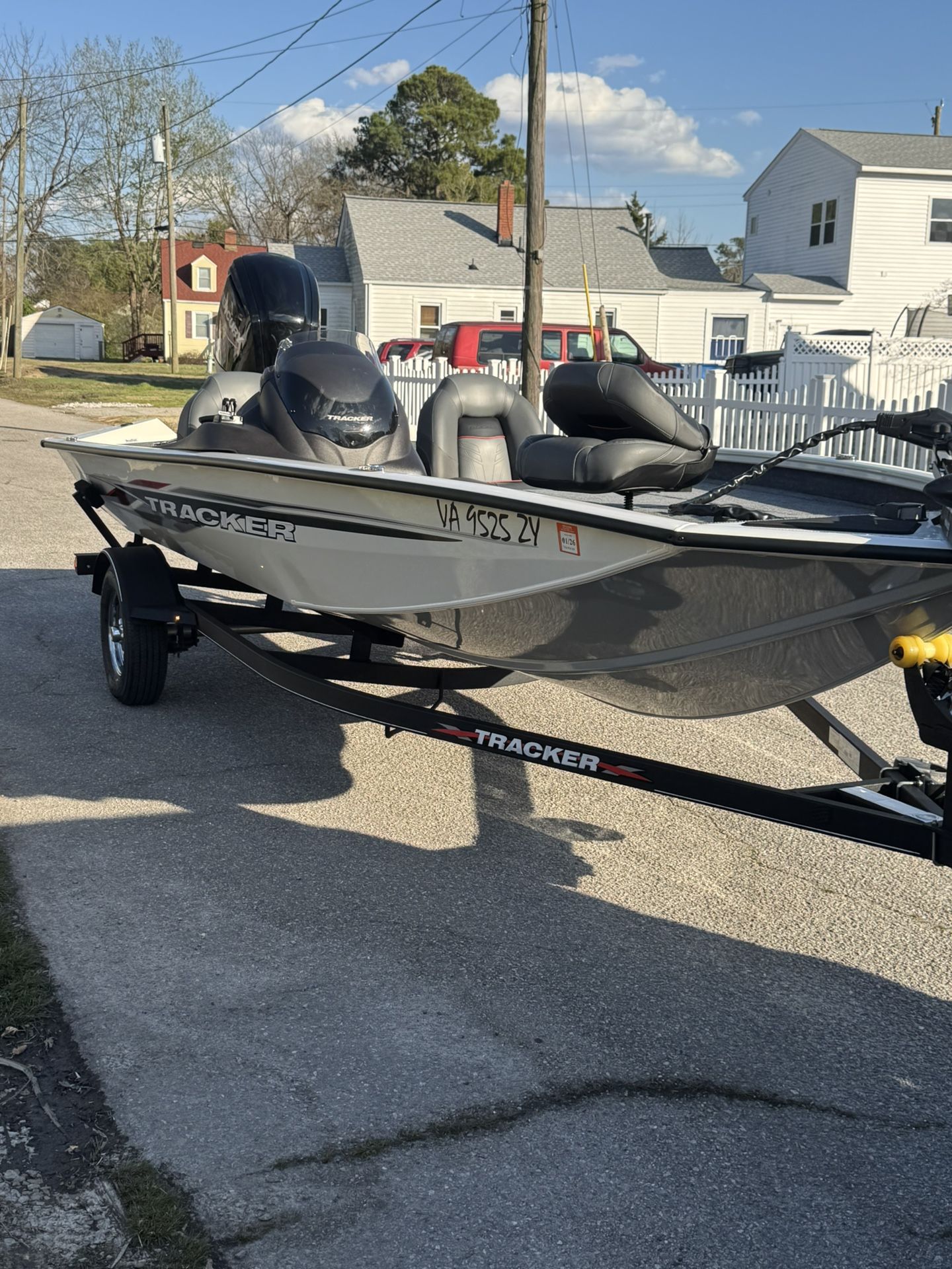 2023 Tracker Pro Team 175 TXW