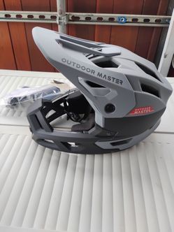 Outdoor Master helmet