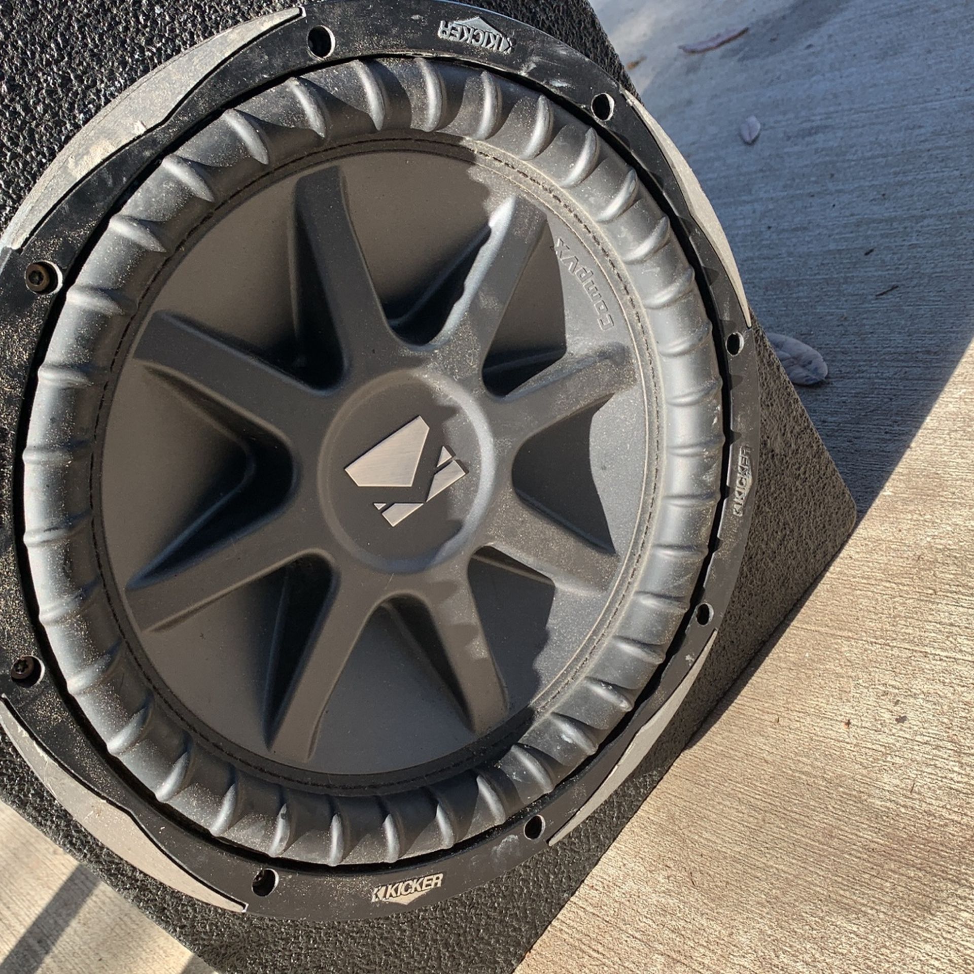 Subwoofers 12” Kicker Vx