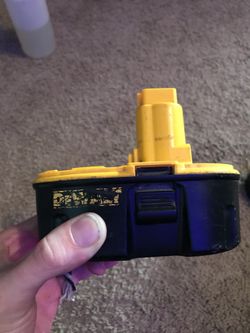 Dewalt 18 volt Battery! Works Perfectly. F
