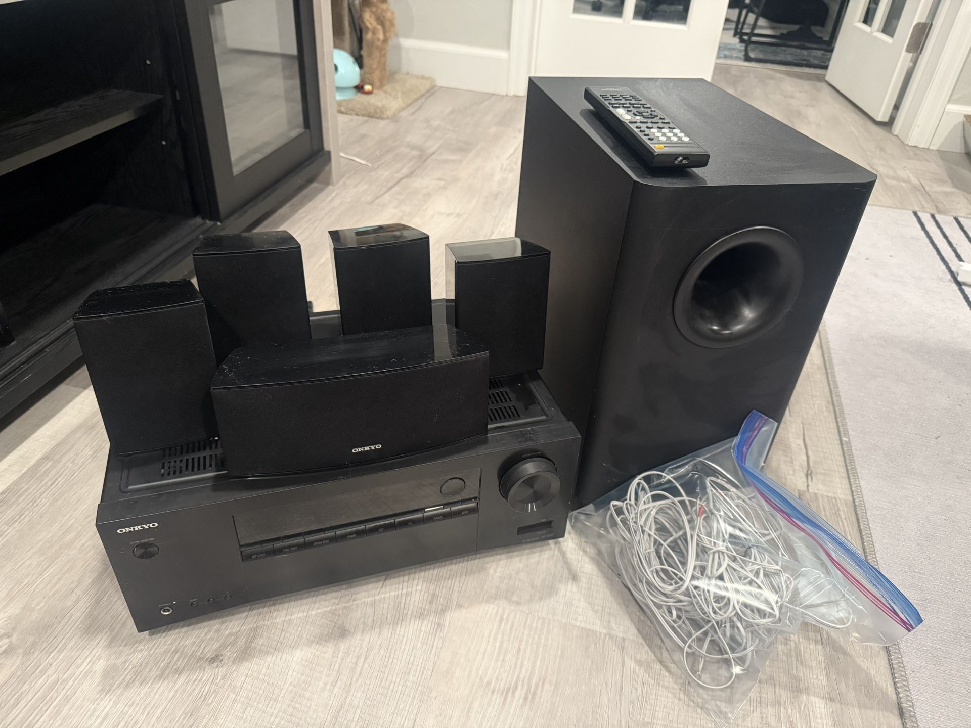 Onkyo Surround Sound System With Subwoofer