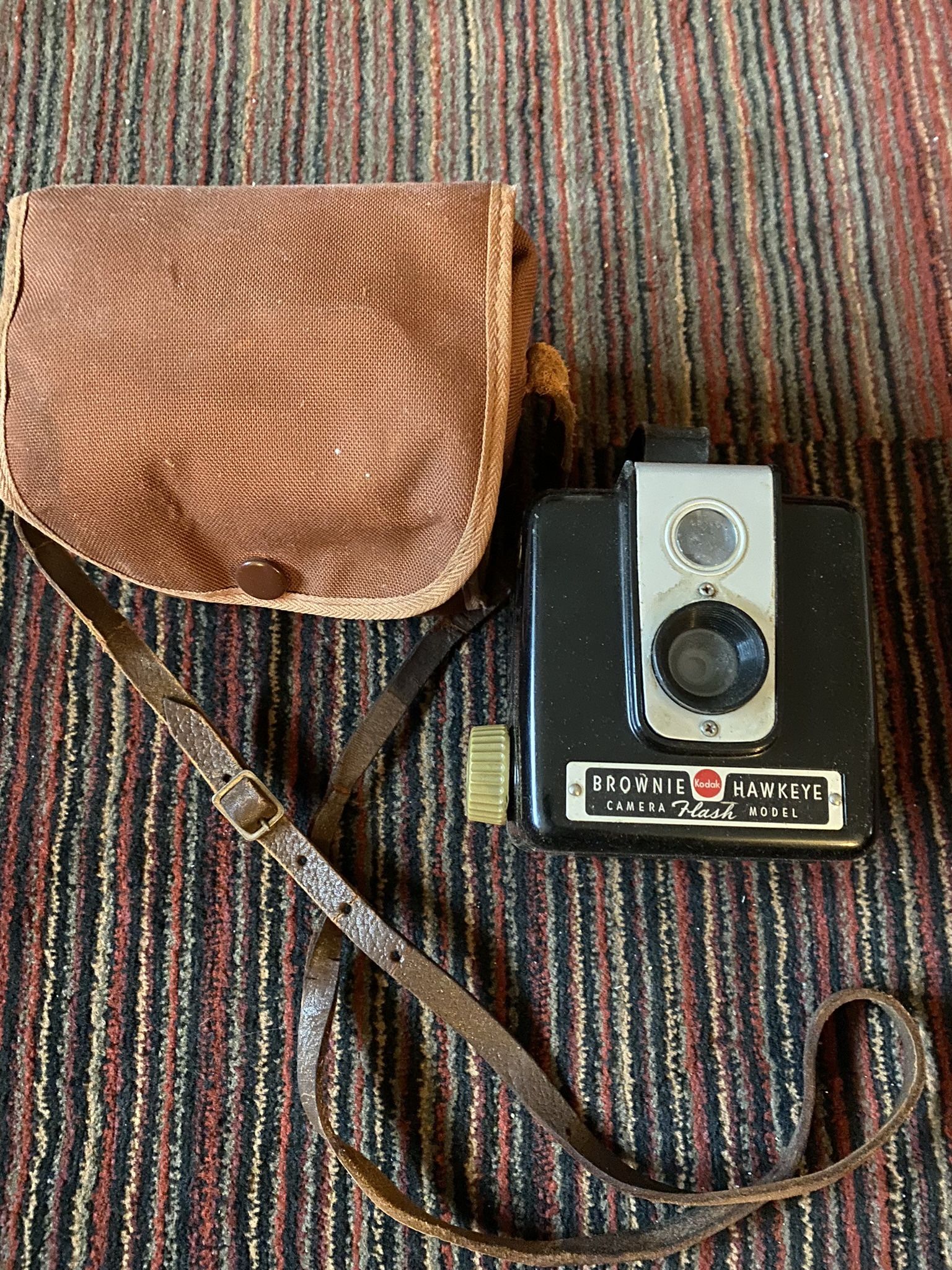 Kodak Brownie Hawkeye Camera Flash Model with Carrying Case – NOT TESTED