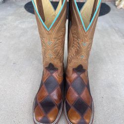 Kids size 4 Horsepower Boots