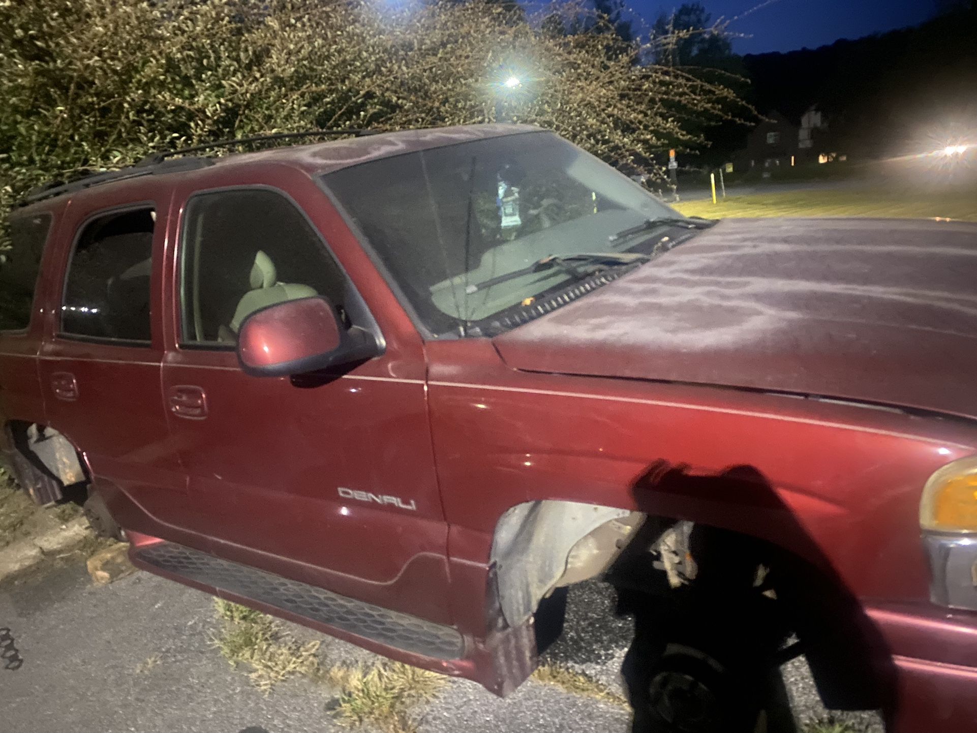 2002 Gmc Yukon Denali  Part Out 