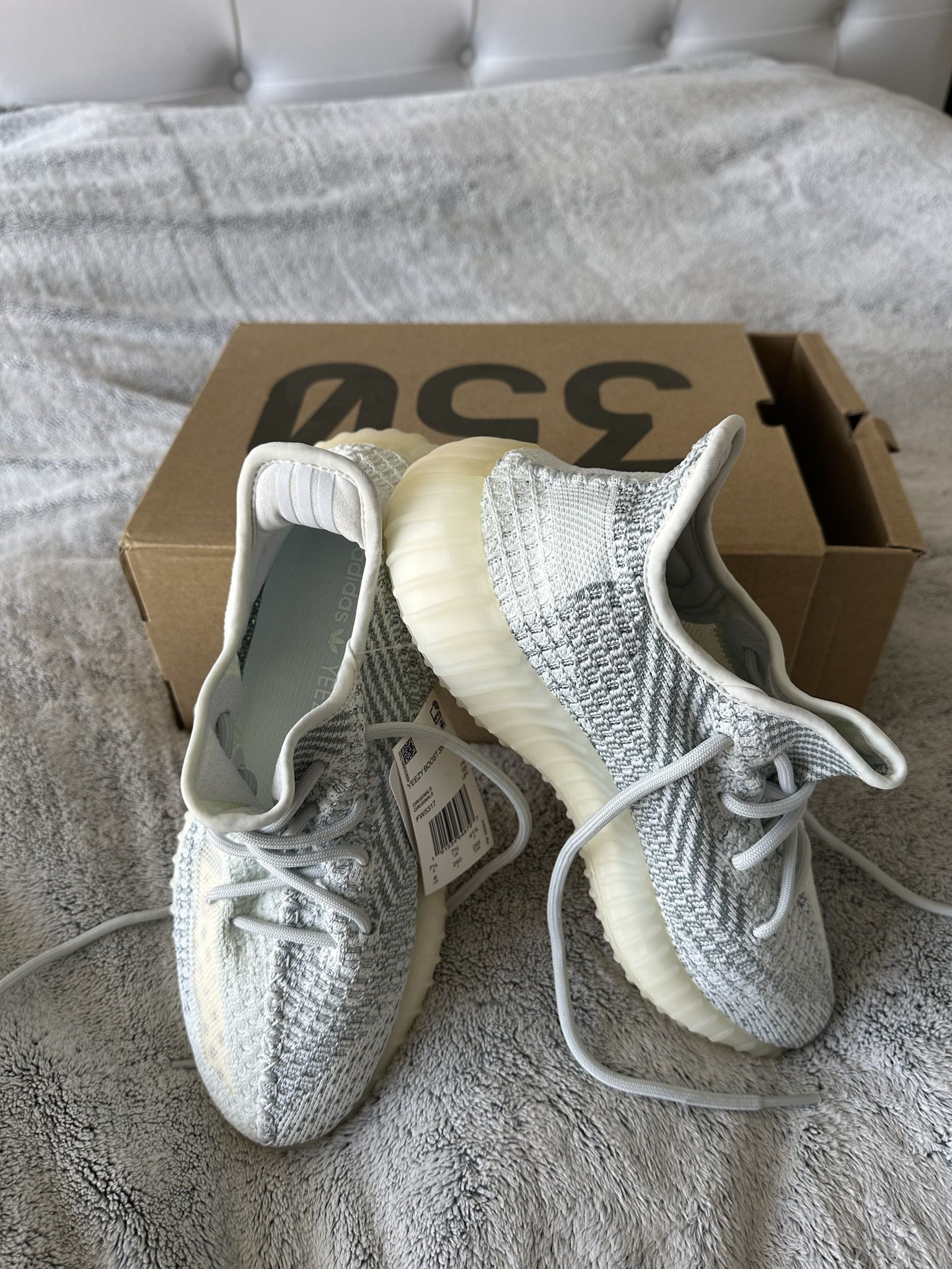 White yeezy hotsell boost 35