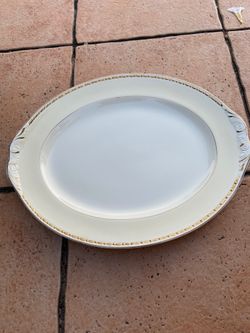 Vintage Eggshell Georgian Homer Laughlin Plater