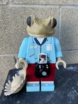 Bad Bunny Mega Fig /Concho Lego Fig
