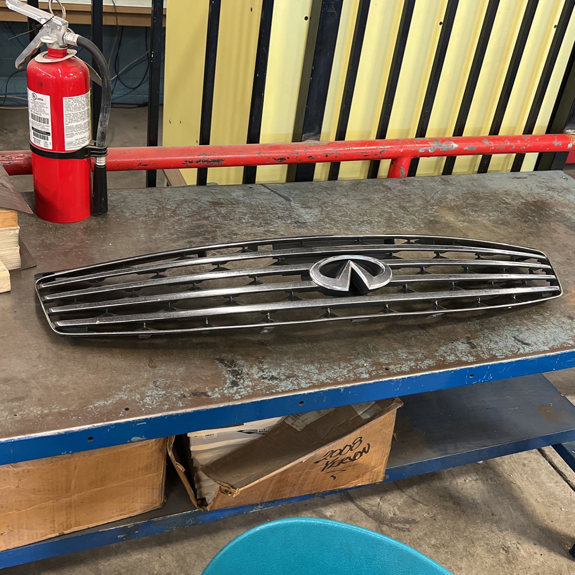 Infiniti G35 Front Grill