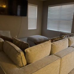 Modern Sectional Coucht w/ Ottoman – Great Condition!