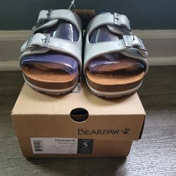 Girl's Bearpaw Brooklyn Sandals Size 5 youth - NEW