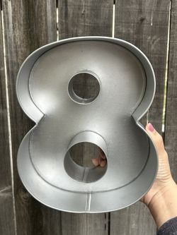 Number 8 Cake Tin 