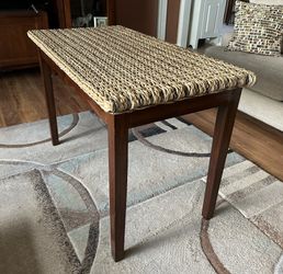 Table, entryway, office, Family Room, Computer, Unique, Woven, Coastal, Boho-excellent Condition