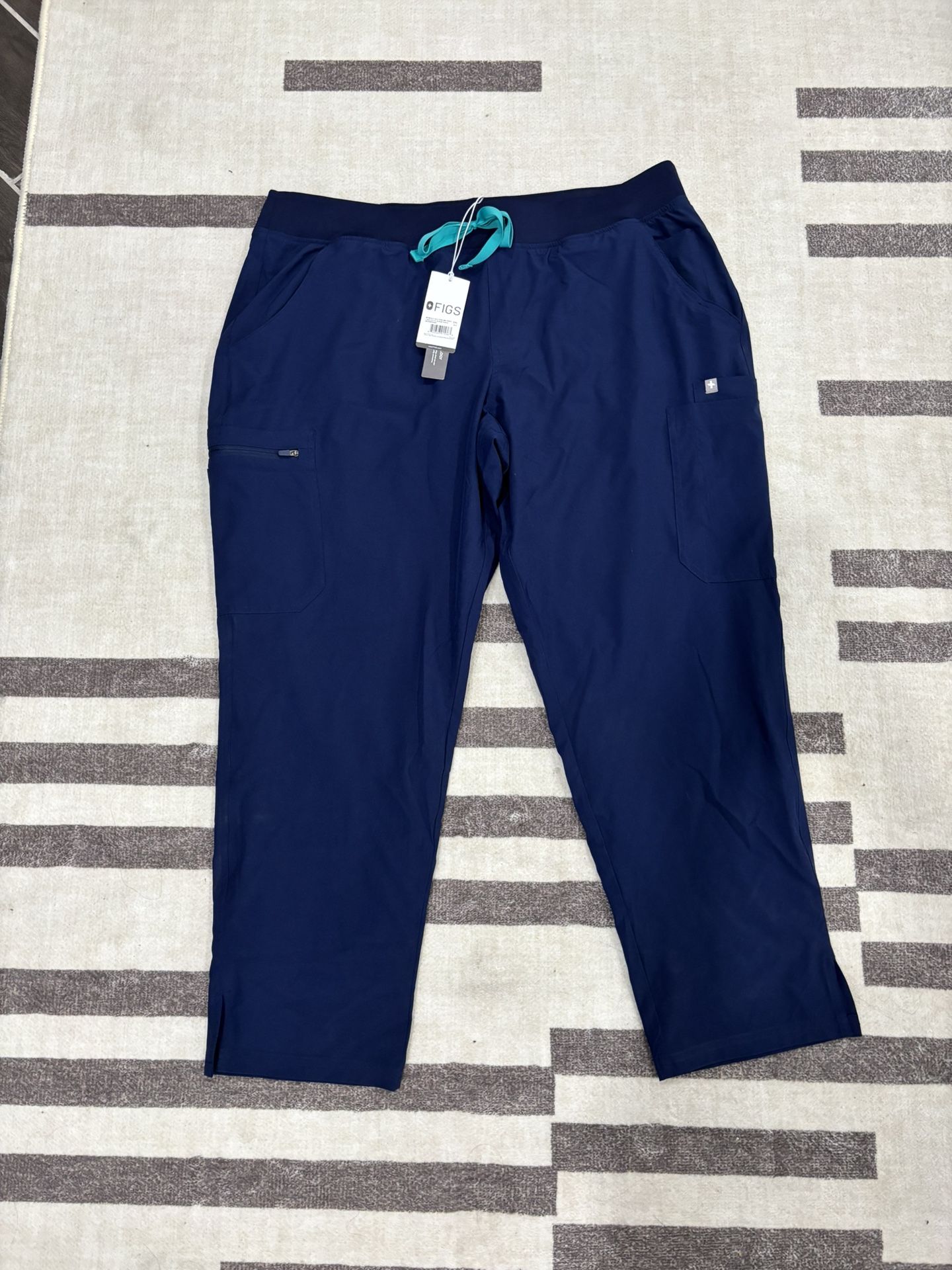XXL/P FIGS navy blue FreeX Scrub pants NWT