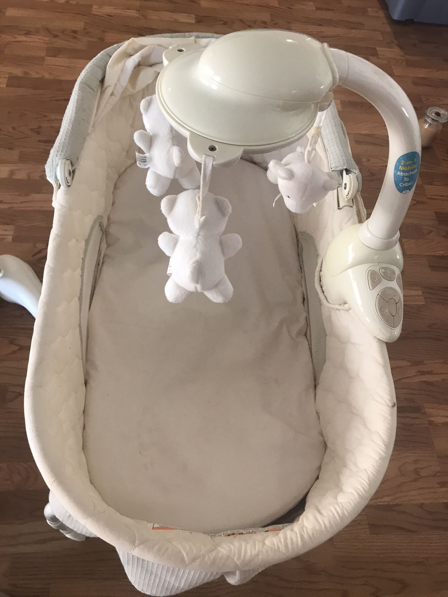 Kolcraft rocking bassinet