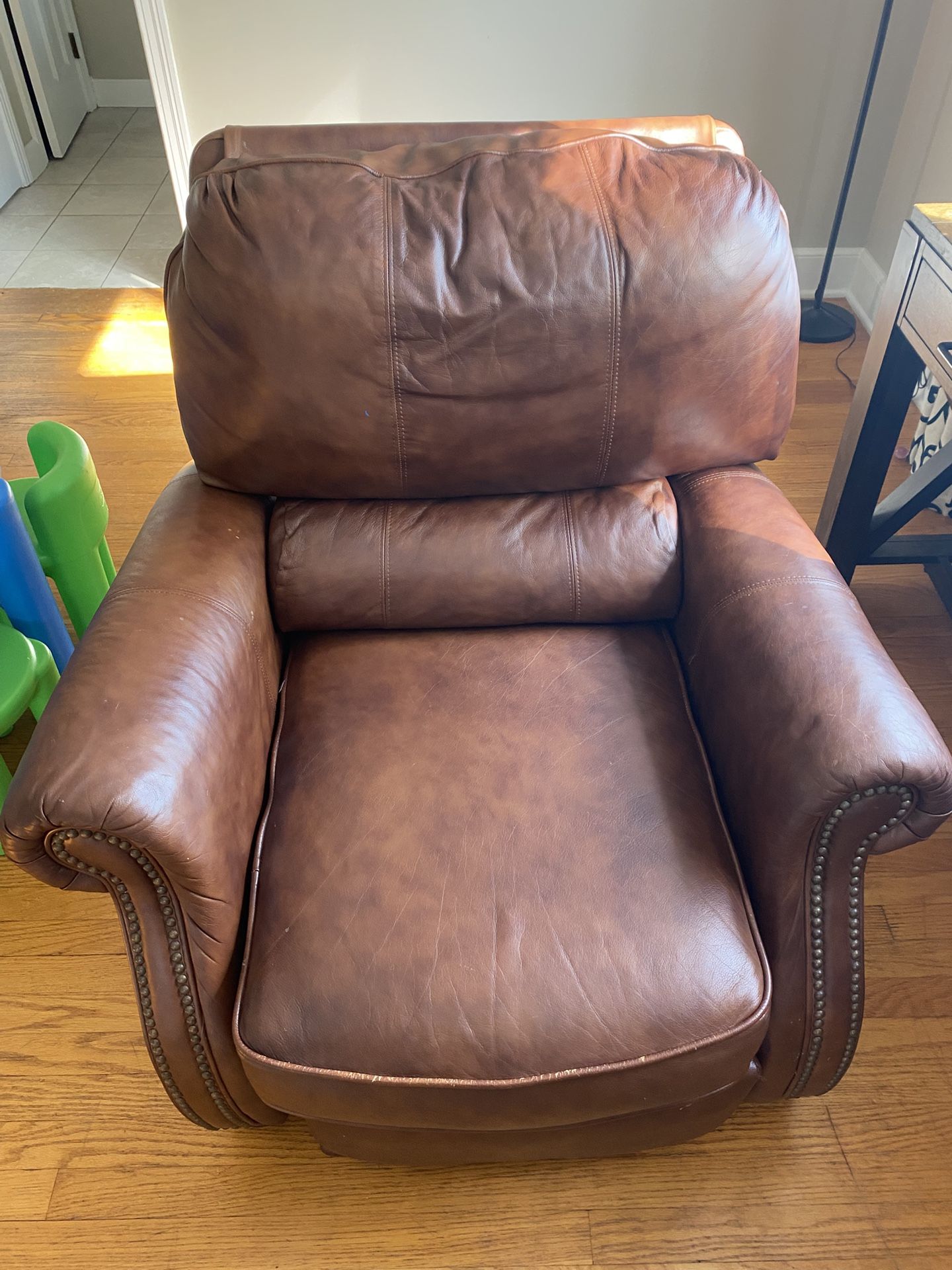 Leather recliner - Lane Furnishings