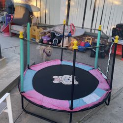 Trampoline For Kids  Must Pick Up Today 