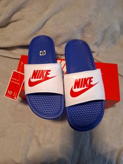 Nike Benassi slides (size 10)