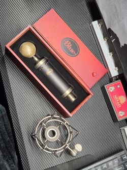 Blue Baby Bottle Condenser Microphone