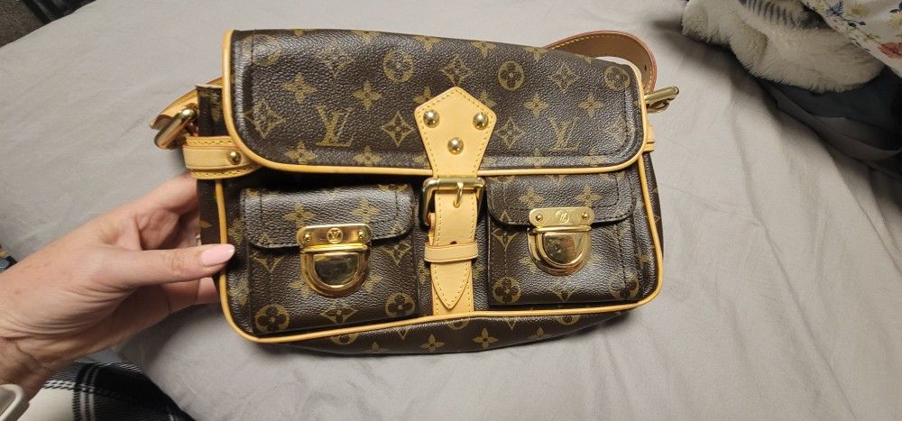Louis Vuitton Hudson Shoulder Bag 
