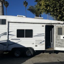 2007 American freedom Toy Hauler 