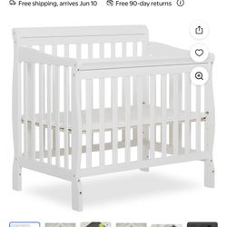 Dream on me Aden 4 in 1 Mini Crib