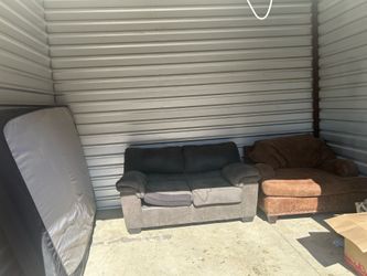 FREE COUCHES must pick up